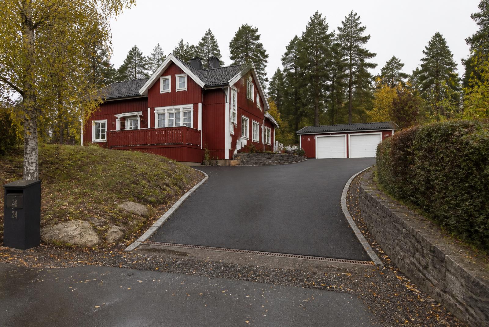 Asfaltering av uppfart i Torslanda